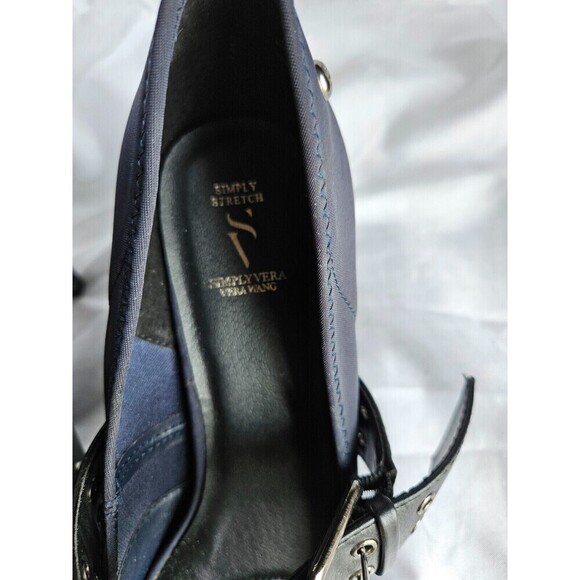 Y2K Vera Wang Pointed Toe Kitten Heels 7 1/2 M Strap On Navy & Black - Picture 7 of 7